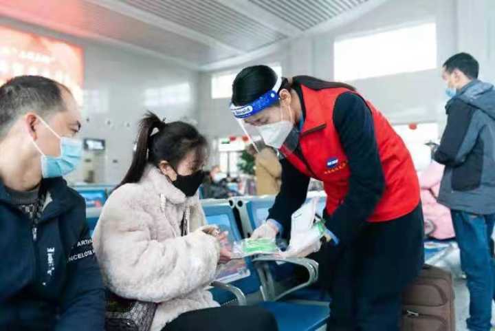 縉云西站“平安春運，抗疫同行，暖心服務”安全咨詢活動正式啟幕